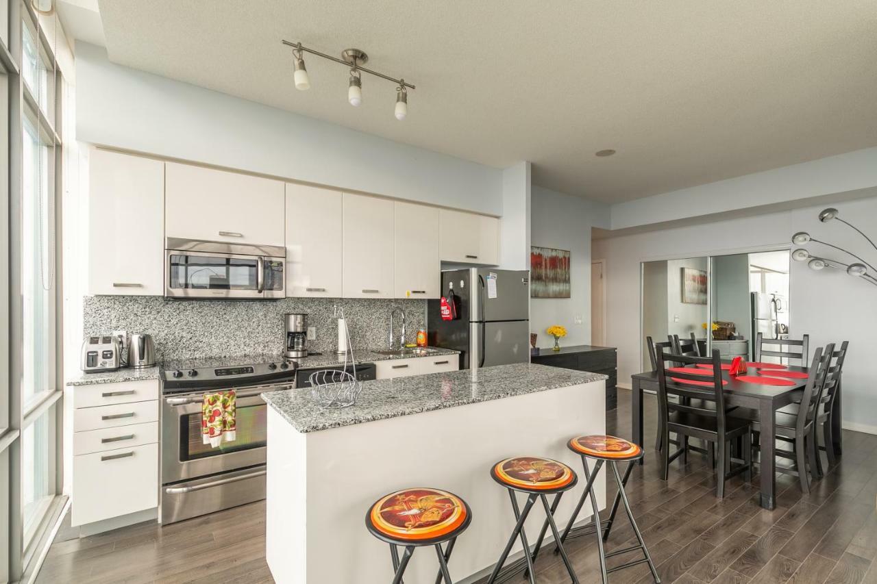 Unbelievable Penthouse View With 3 Bedrooms Toronto Bagian luar foto