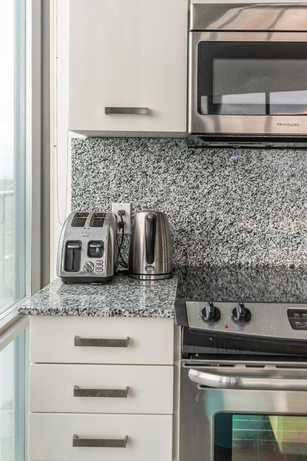 Unbelievable Penthouse View With 3 Bedrooms Toronto Bagian luar foto